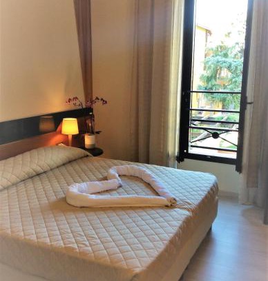 Dozza Hotel | Discover Hotel Dozza: Pet Friendly with Great Amenities