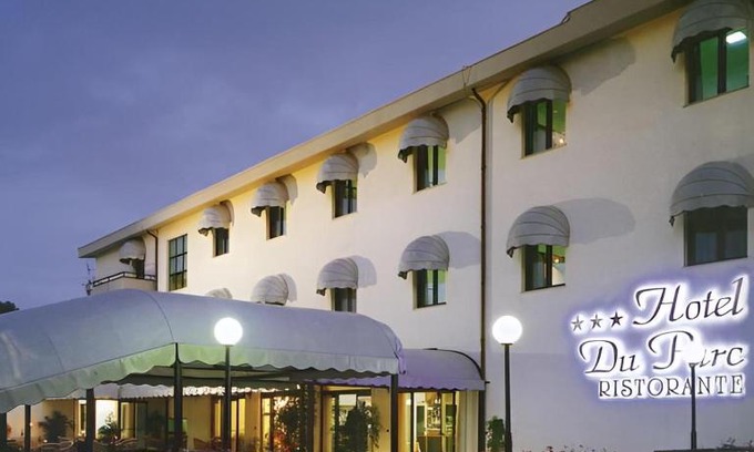 Atri Hotel | Cozy Oceanfront Getaway at Hotel Du Parc with Pool