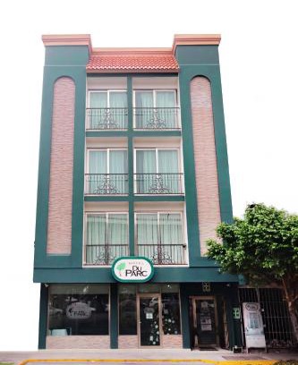 Poza Rica Hotel | Discover Hotel Du Parc: Family-Friendly with Breakfast Included