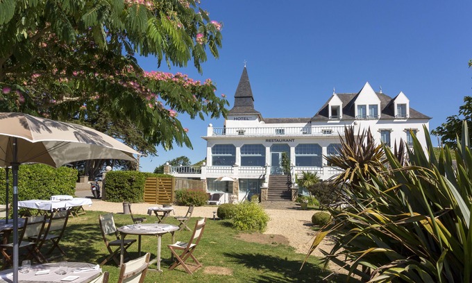 Carnac Hotel | Discover Comfort at Hotel Du Tumulus with Spa & Pool