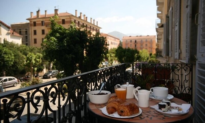 Corte Hotel | Comfortable Stay at Hotel Duc de Padoue with Family Amenities