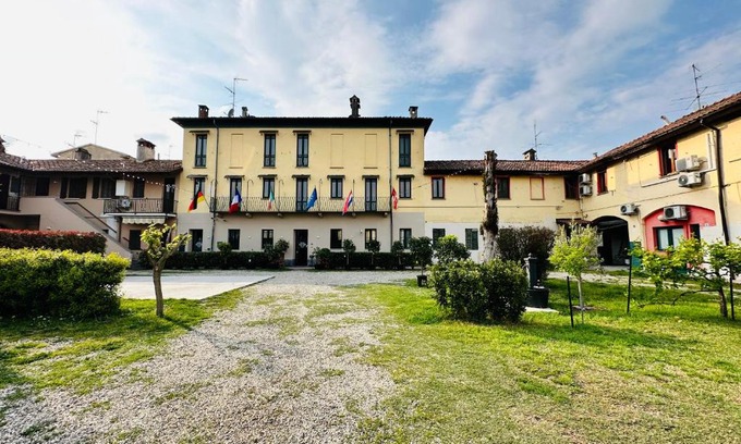 Tromello Hotel | Experience Comfort at Hotel Duca di Tromello - Rated 9/10!