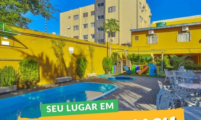 Vila Yolanda Hotel | Charming Hotel e Pousada Caroline with Oceanfront Pool