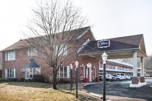 Atchison Hotel | Adventurous Stays at Hotel Eastin Atchison with Pets Welcome