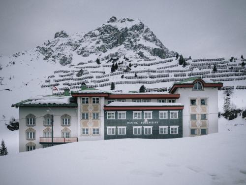 Zuers Hotel | Relax at Hotel Edelweiss: 4-Star Stay with Spa & Hot Tub