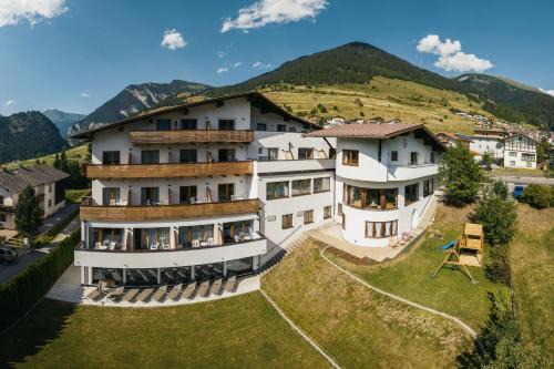 Nauders Hotel | Discover Hotel Edelweiss Superior: Pet Friendly & Ocean View
