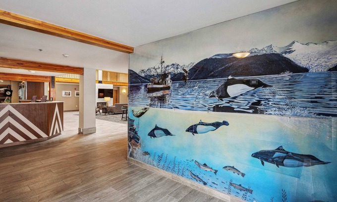 Seward Hotel | Discover Hotel Edgewater: Family-Friendly with Breakfast Included
