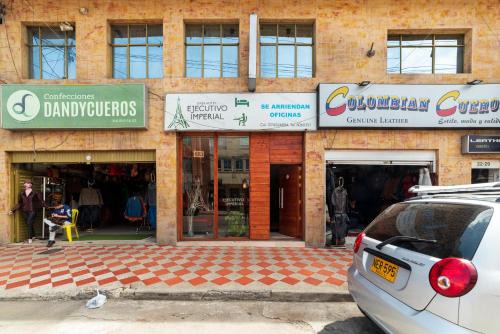 Barrios Unidos Hotel | Budget-Friendly Stay at Hotel Ejecutivo Imperial