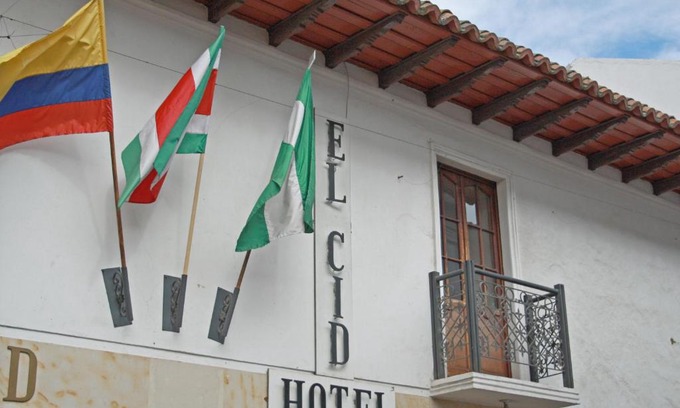 Tunja Hotel | Pet-Friendly Hotel El Cid Plaza Premium with Pool & Dining