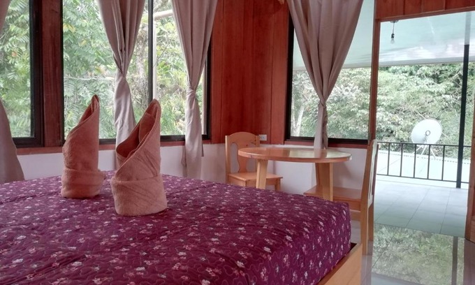 Drake Bay Hotel | Discover Hotel El Congo: Ocean Views & Family-Friendly Stays