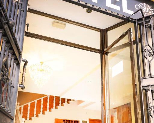 Chauchina Hotel | Cozy Hotel El Cruce Chauchina: Family-Friendly Dining & More