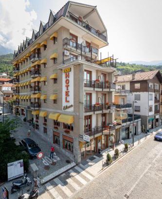 Saint-Vincent Hotel | Relax at Hotel Elena: Spa, Restaurant & Family Amenities
