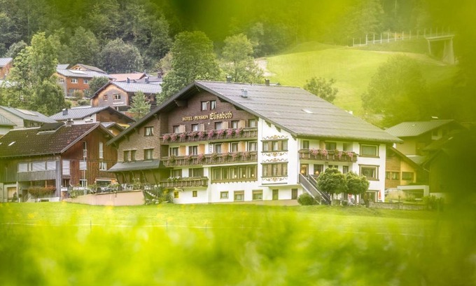 Schoppernau Hotel | Hotel Elisabeth: Oceanfront Oasis with Spa and Pool Access