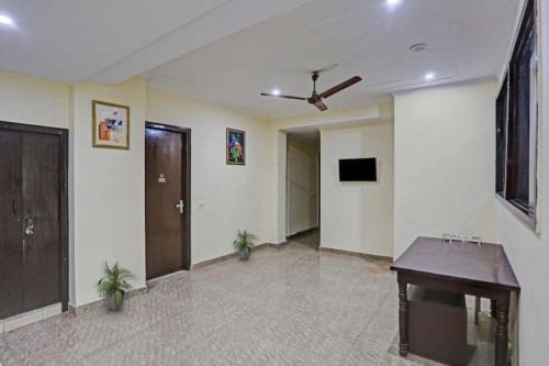 Old Gurgaon Hotel | Budget-Friendly OYO 81015 Hotel Stay Inn for Families