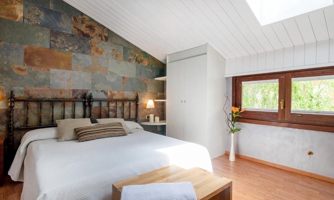 Ribes De Freser Hotel | Pet-Friendly Retreat at Hotel Els Caçadors de Ribes