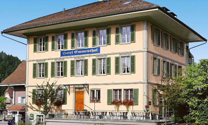 Langnau Im Emmental Hotel | Hotel Emmental: Pet-Friendly Retreat with Great Amenities