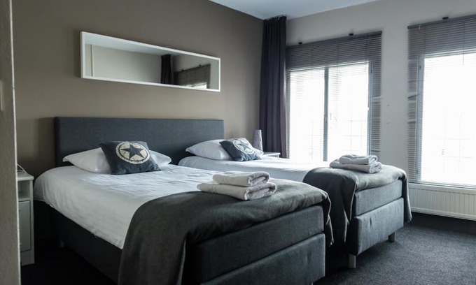 Roermond Hotel | Discover Hotel en Grand Café De Pauw: Pet-Friendly Haven