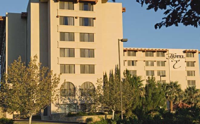 Las Cruces Hotel | Discover Hotel Encanto de Las Cruces: Pet-Friendly Retreat