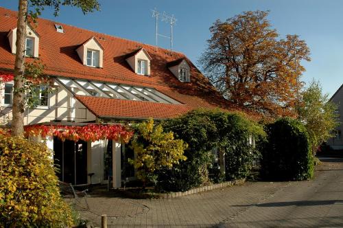 Lehr Hotel | Inviting Hotel Engel: Pet Friendly with Delicious Breakfast