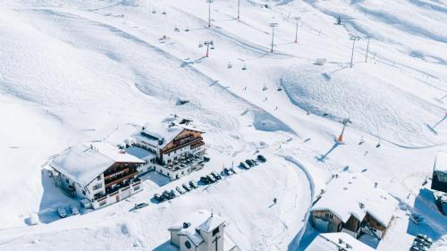 Zuers Hotel | Explore Hotel Enzian: Pet Friendly with Hot Tub & 9/10 Rating