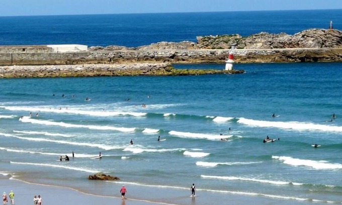San Vicente de la Barquera Hotel | Discover Hotel Playa de Merón: Family-Friendly Retreat