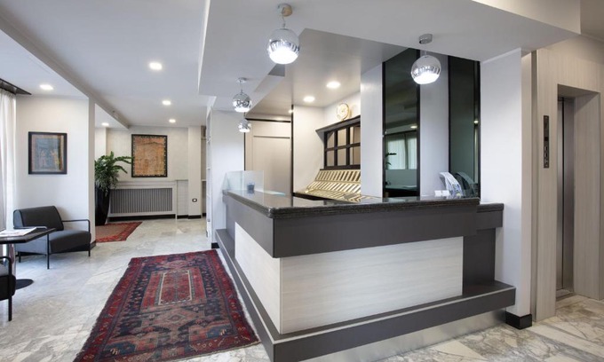 Rho Hotel | Pet-Friendly Stay at Hotel Esperia with Delicious Breakfast