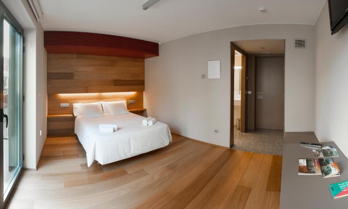 Olot Hotel | Discover Hotel Estació: Delightful Dining and Breakfast Awaits