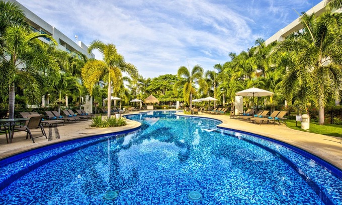 Zona Norte Hotel | Relax at Hotel Estelar Playa Manzanillo with Ocean Views