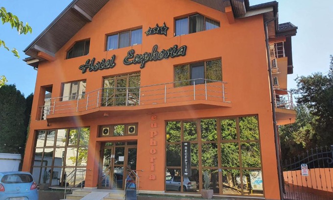 Craiova Hotel | Budget-Friendly Hotel Euphoria: Family-Friendly & Rated 8.7