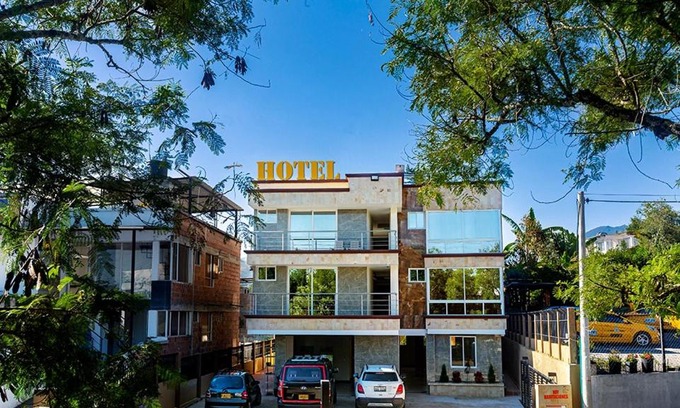Chachagui Hotel | Explore Comfort at Hotel Explora: Pet Friendly & Pool Access
