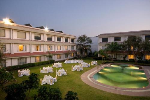 Jamnagar Hotel | Relax at Hotel Express Residency Jamnagar with Pool & Breakfast