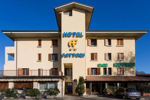 San Donato-San Vitale Hotel | Discover Comfort at Hotel Fattori: Pet-Friendly Retreat