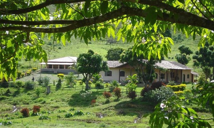 Claudio Manuel House | Cozy Retreat at Pousada Fazenda Polyanna with Pool & Breakfast