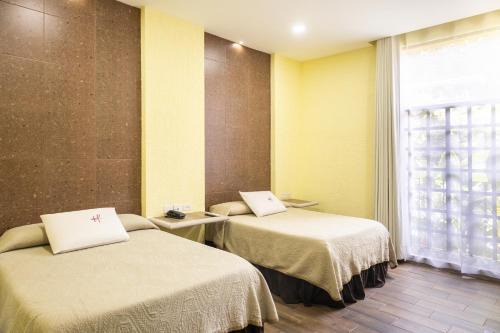 Tapachula Hotel | Budget-Friendly Hotel Fenix with Breakfast & Family Perks