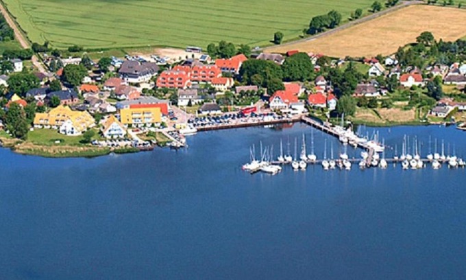 Breege Resort | Discover Hotel- & Ferienanlage Kapitäns-Häuser Breege