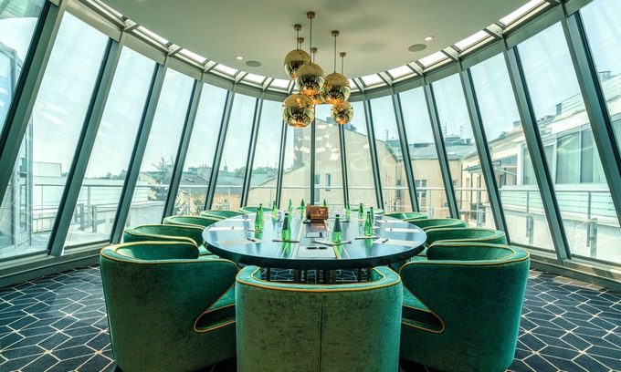 Wesoła Zachod Hotel | Discover Hotel Ferreus: Modern Art Deco Excellence