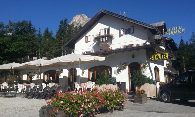 Cortina d'Ampezzo Hotel | Discover Hotel Fiames: Family-Friendly with Hot Tub & Dining