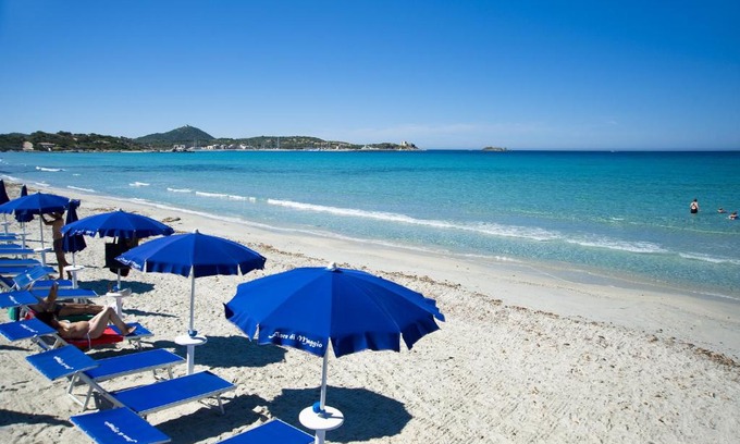 Campulongu Hotel | Inviting Hotel Fiore Di Maggio with Oceanfront Views