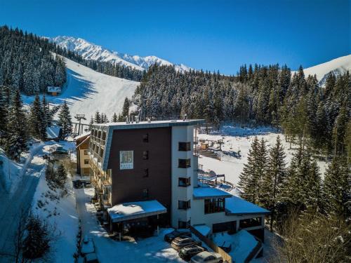 Jasna Hotel | Relax at Hotel FIS Jasná: 4-Star with Spa & Pool