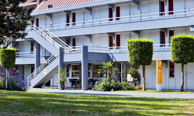 Fleury-Merogis Hotel | Budget-Friendly Premiere Classe Fleury Merogis with Great Amenities