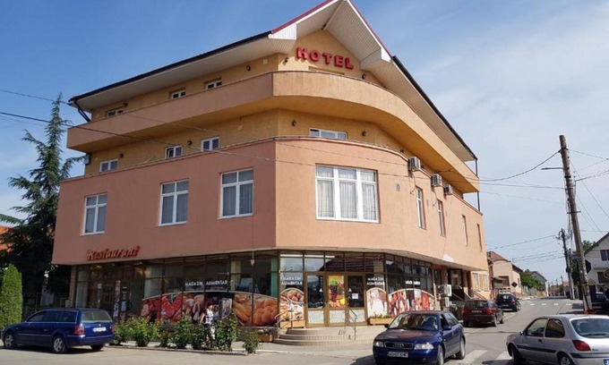 Teius Hotel | Family-Friendly Hotel Floare de Colt with Breakfast Included
