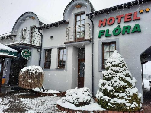 Besenova Hotel | Discover Hotel Flora: Pet-Friendly with Breakfast & Kitchen