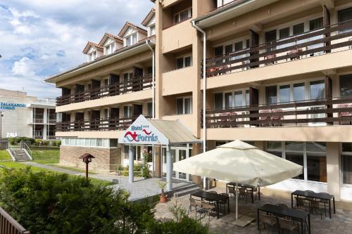 Zalakaros Hotel | Pet-Friendly Hotel Forrás Zalakaros with Pool and Dining
