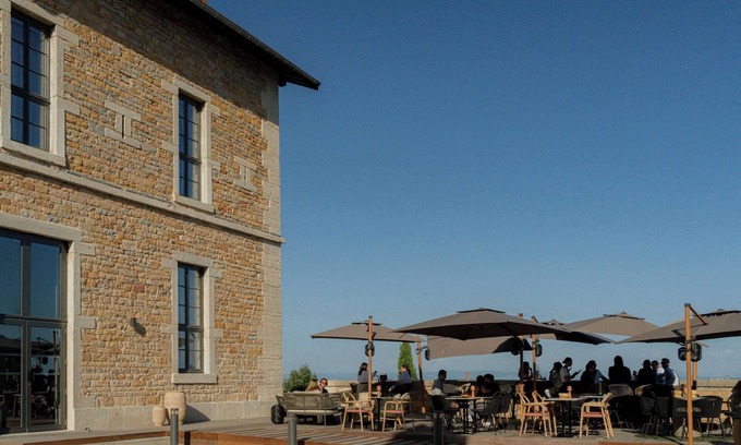 Griffon - Royale Hotel | Discover Hotel Et Spa Fort St Laurent Lyon - Handwritten Collection