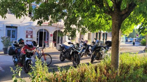 Argentat Hotel | Pet Friendly Retreat: Hotel Fouillade with Breakfast Included