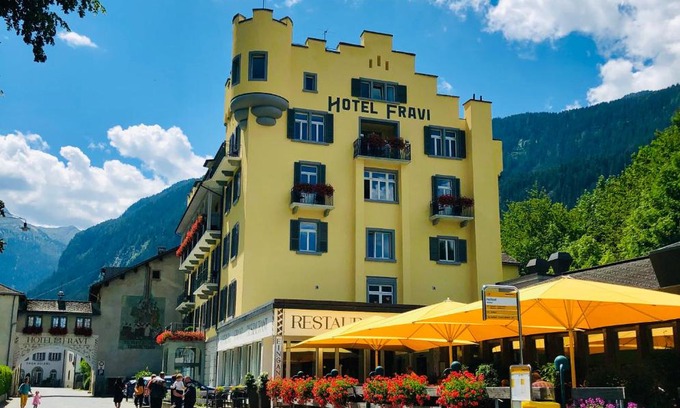Andeer Hotel | Discover Hotel Fravi: Pet-Friendly Retreat with Private Pool