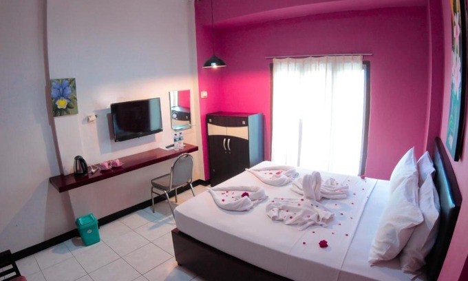 Kumba Hotel | Budget-Friendly Stay at Hotel FX72 Ruteng with Dining Options