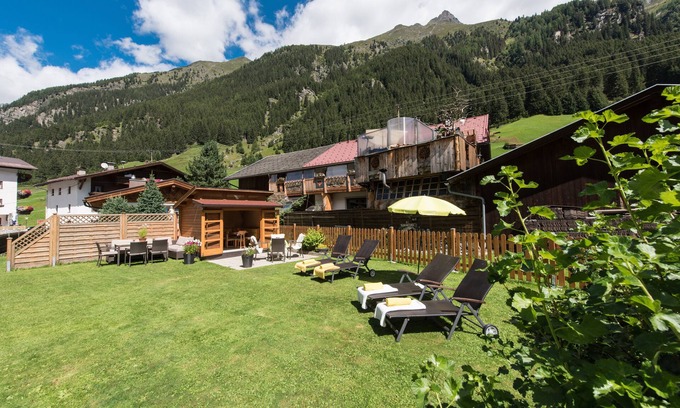 Sankt Leonhard im Pitztal Hotel | Discover Hotel Garni Romantika: Guest Rated 9.8, Spa & Breakfast