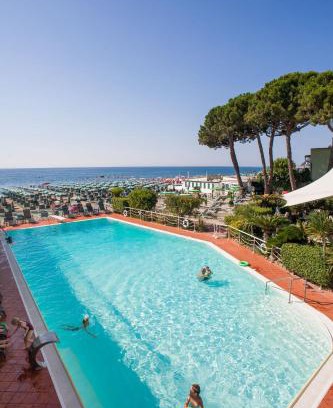 Diano Marina Hotel | Hotel Gabriella: Oceanfront Retreat with Pool & Beach Access