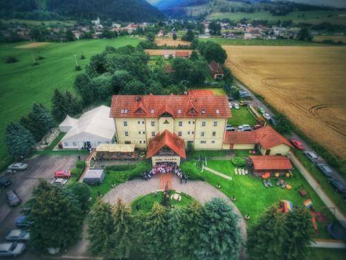 Blatnica Hotel | Pet-Friendly Hotel Gader with Restaurant & Great Reviews